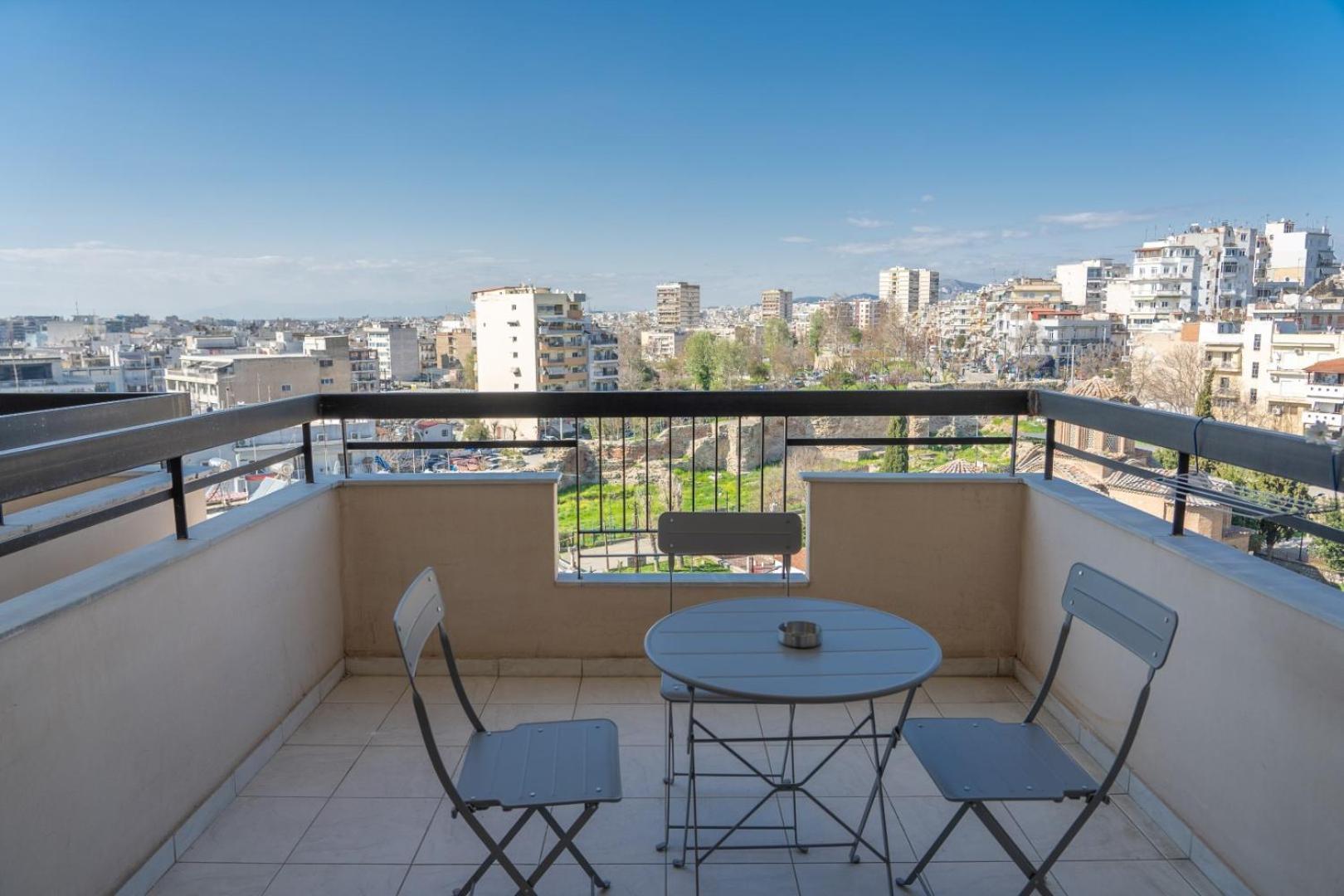 Kosmos Service Apartment Beautiful Studio 3 With Additional Cost Parking เทสซาโลนิกิ ภายนอก รูปภาพ