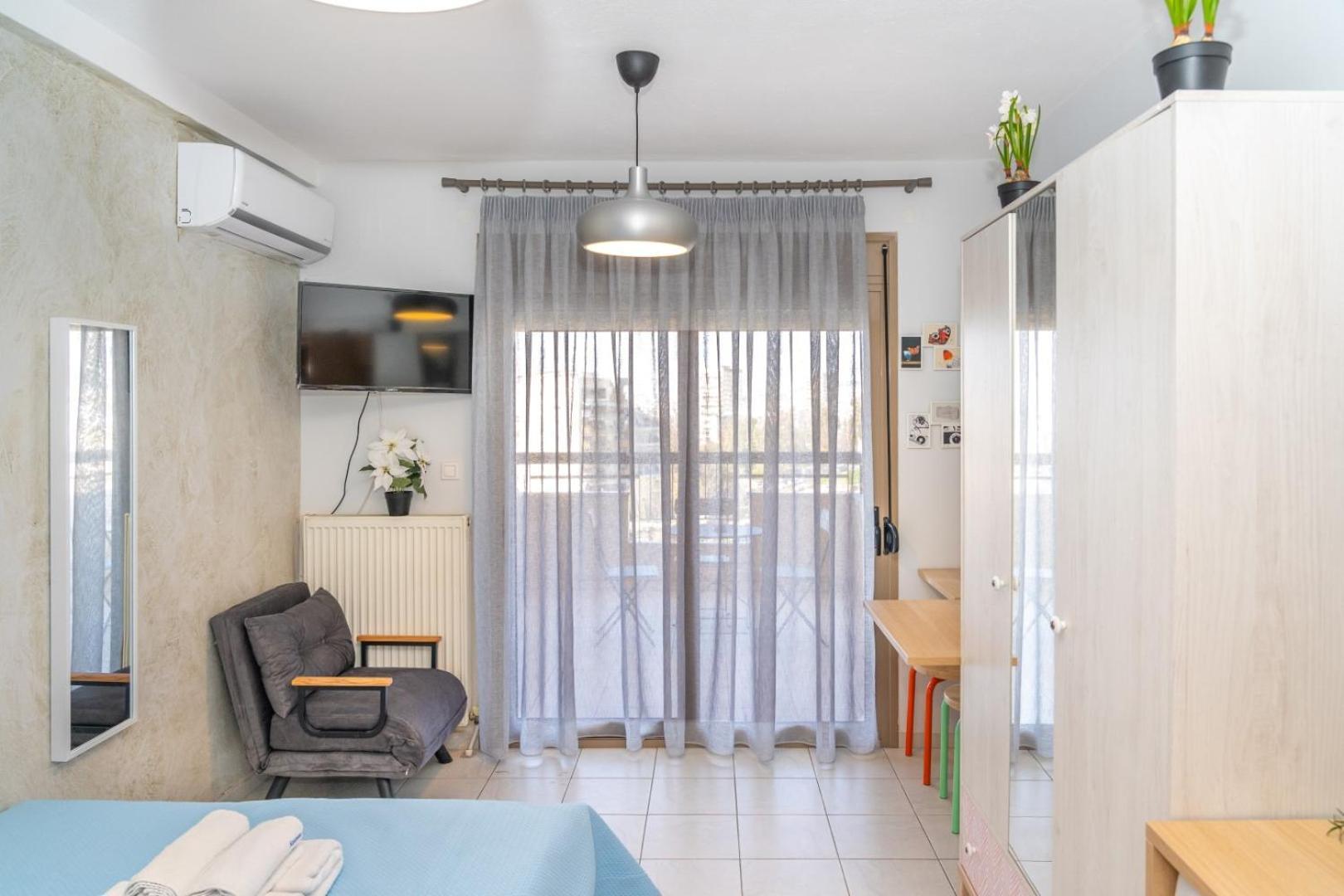 Kosmos Service Apartment Beautiful Studio 3 With Additional Cost Parking เทสซาโลนิกิ ภายนอก รูปภาพ