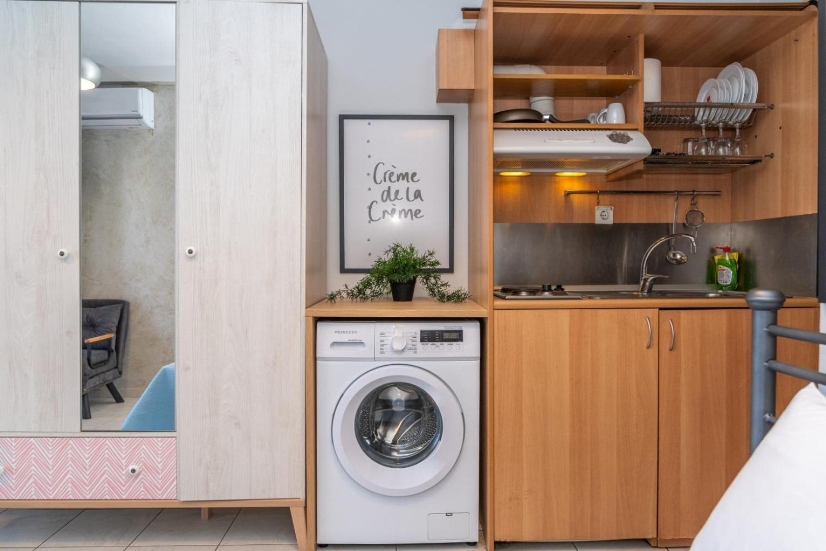 Kosmos Service Apartment Beautiful Studio 3 With Additional Cost Parking เทสซาโลนิกิ ภายนอก รูปภาพ