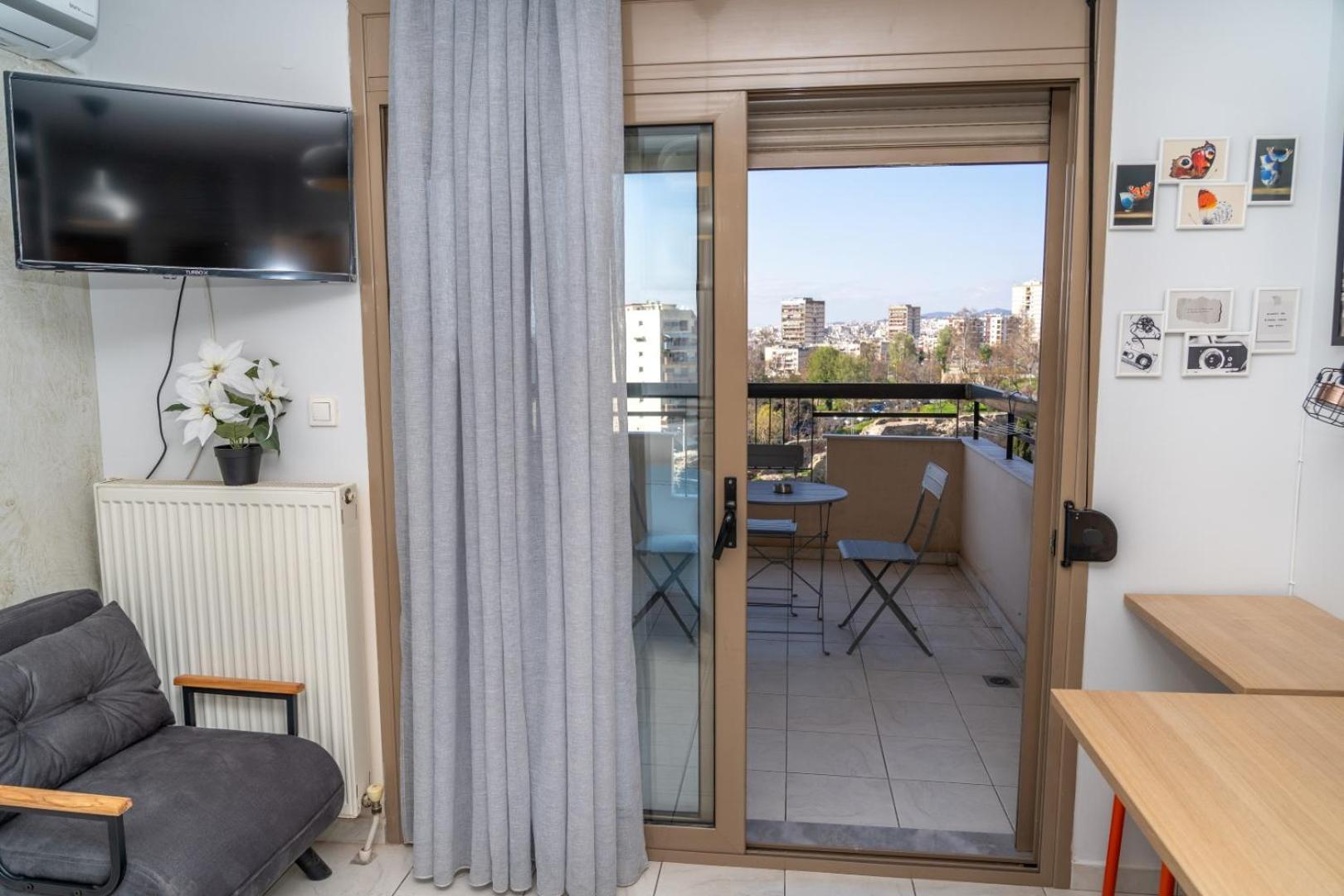 Kosmos Service Apartment Beautiful Studio 3 With Additional Cost Parking เทสซาโลนิกิ ภายนอก รูปภาพ